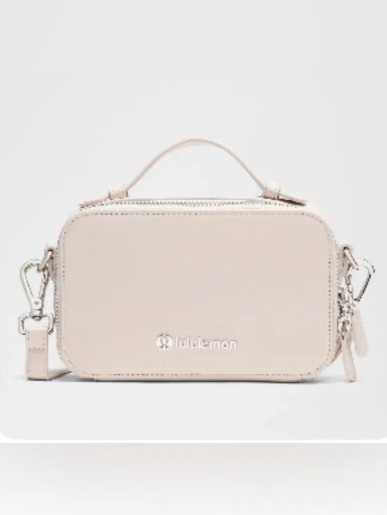 Lululemon Leather Alternative Camera
Crossbody Bag-Cashew NWT - Picture 1 of 16